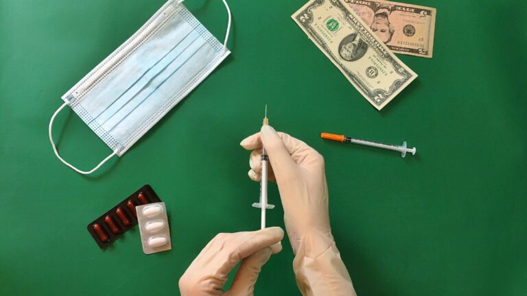 insulin needle syringe for a shot